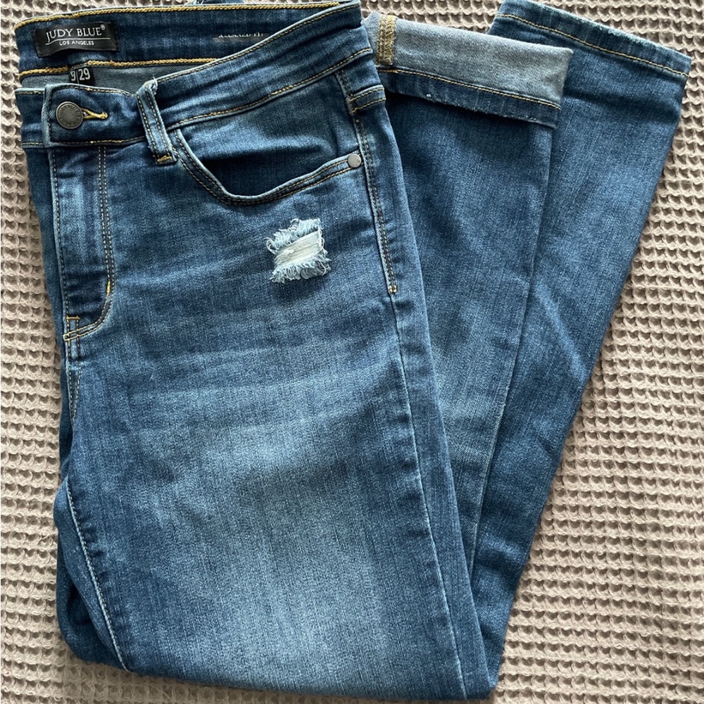 Judy Blue relaxed fit stretchy crop jean size 29
